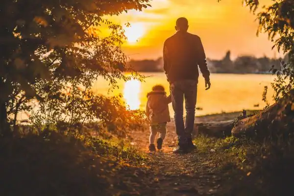 image of dad and child - parental alienation West Midlands